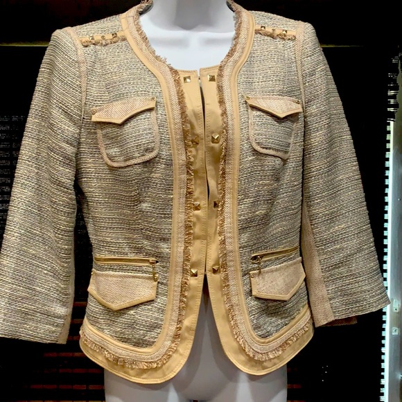 COPY - White/Black Jacket - Picture 1 of 8